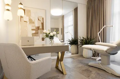 Dr Karolina Łęcka - Medycyna Estetyczna & Longevity